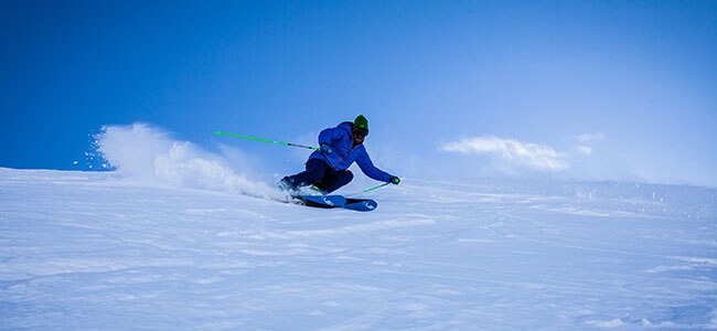 La protección solar para los ojos más adecuada en la nieve